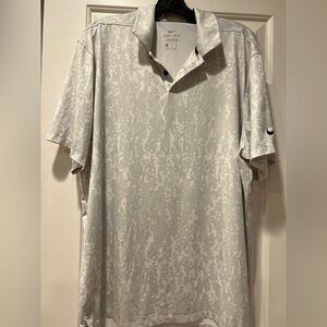 Subtlety patterned golf shirt